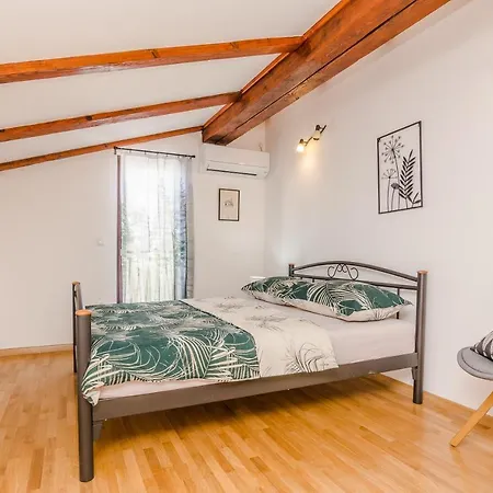 公寓 Bodulica 扎达尔